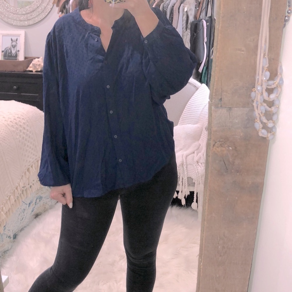 A.n.a size medium navy blue oversized boho top